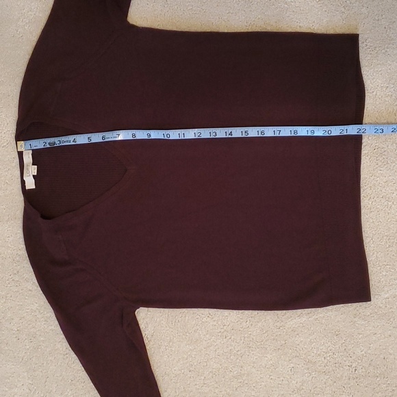 Loft V Neck Ribbed Back Sweater, Size MP - Picture 2 of 4
